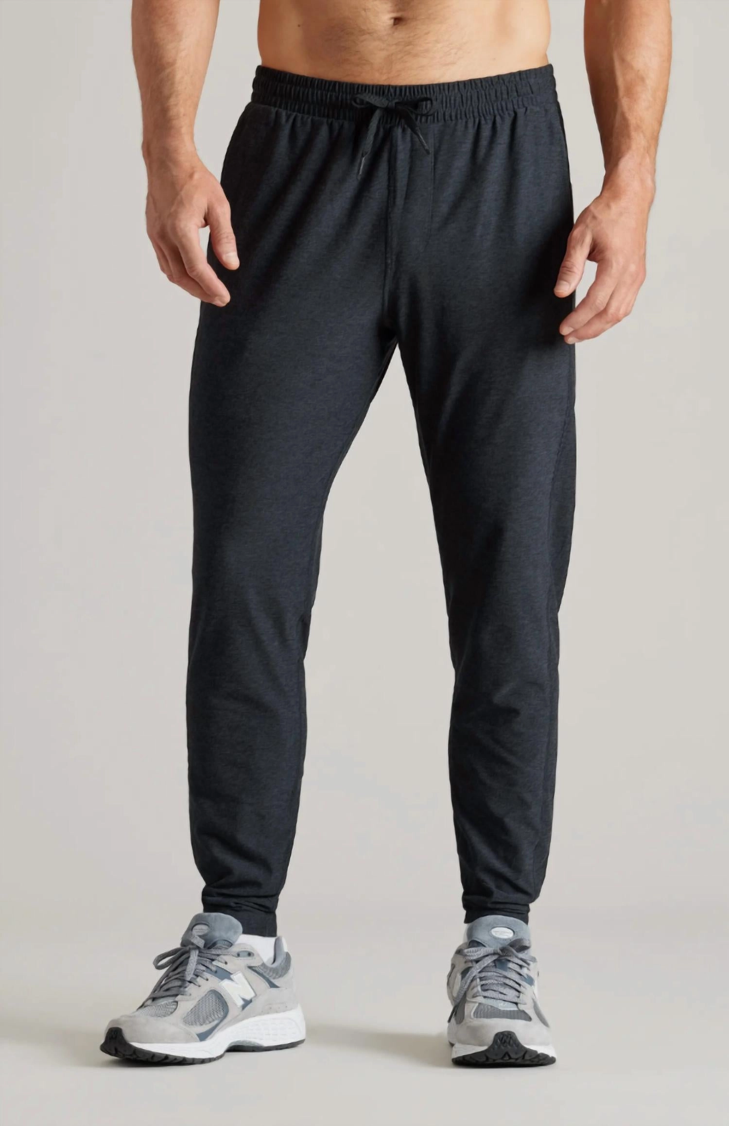 Atmosphere Midweight Jogger Pants In True Black