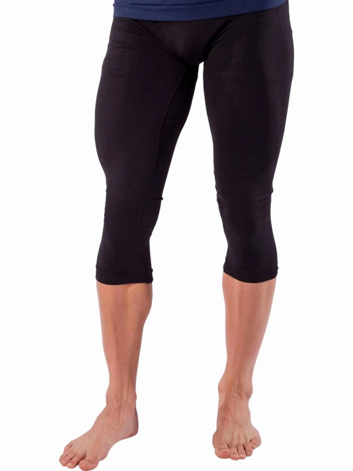 Base Layer 3/4 Compression Capri Pants In Black