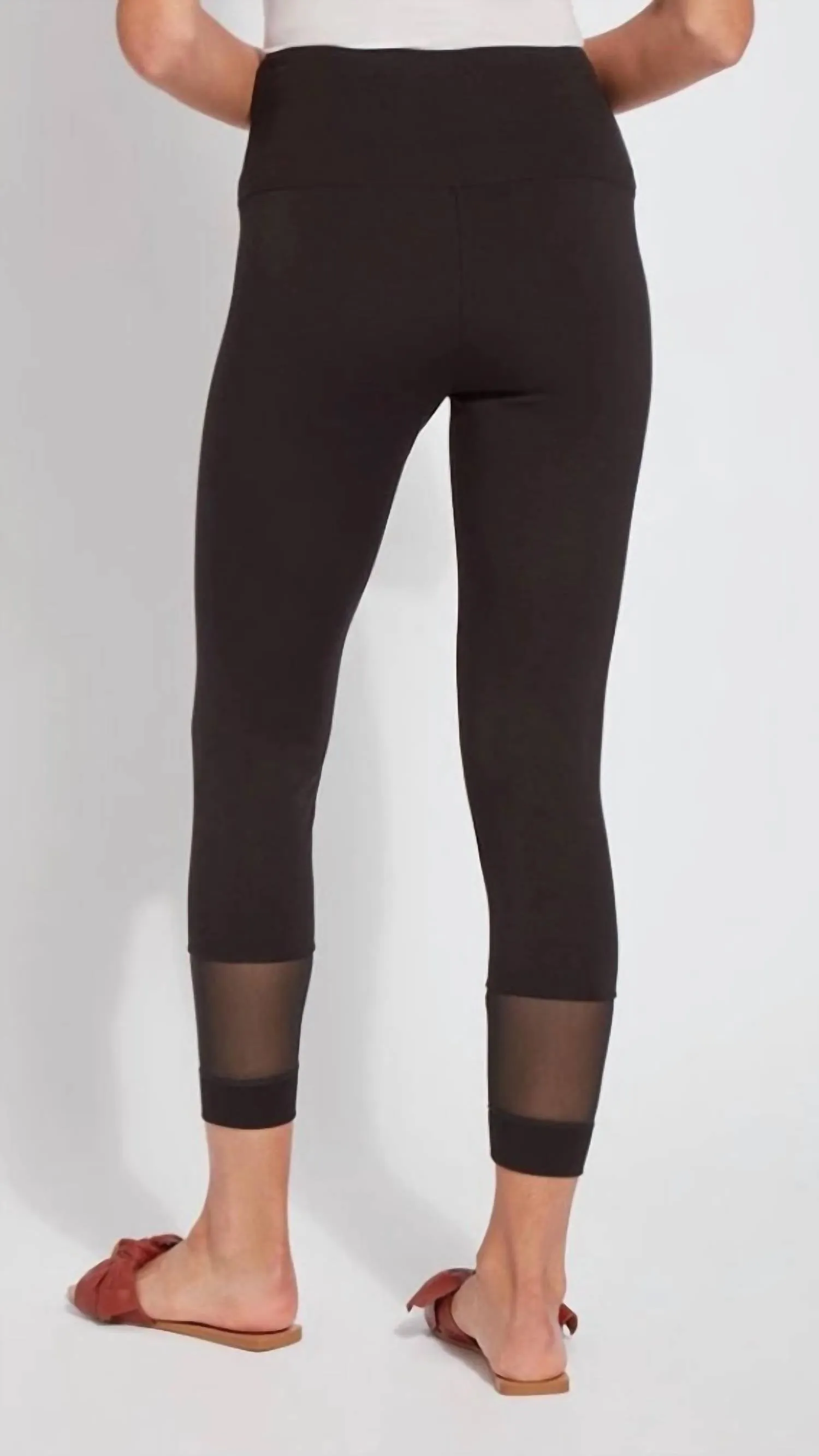 Carob Crop Legging In Black