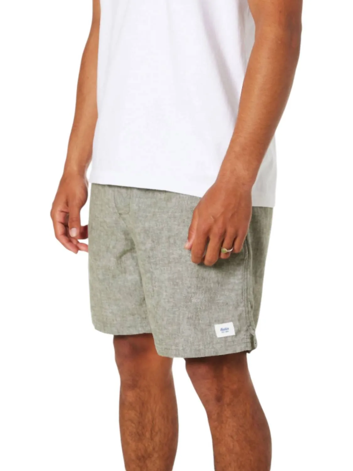 Isaiah Local Shorts In Olive