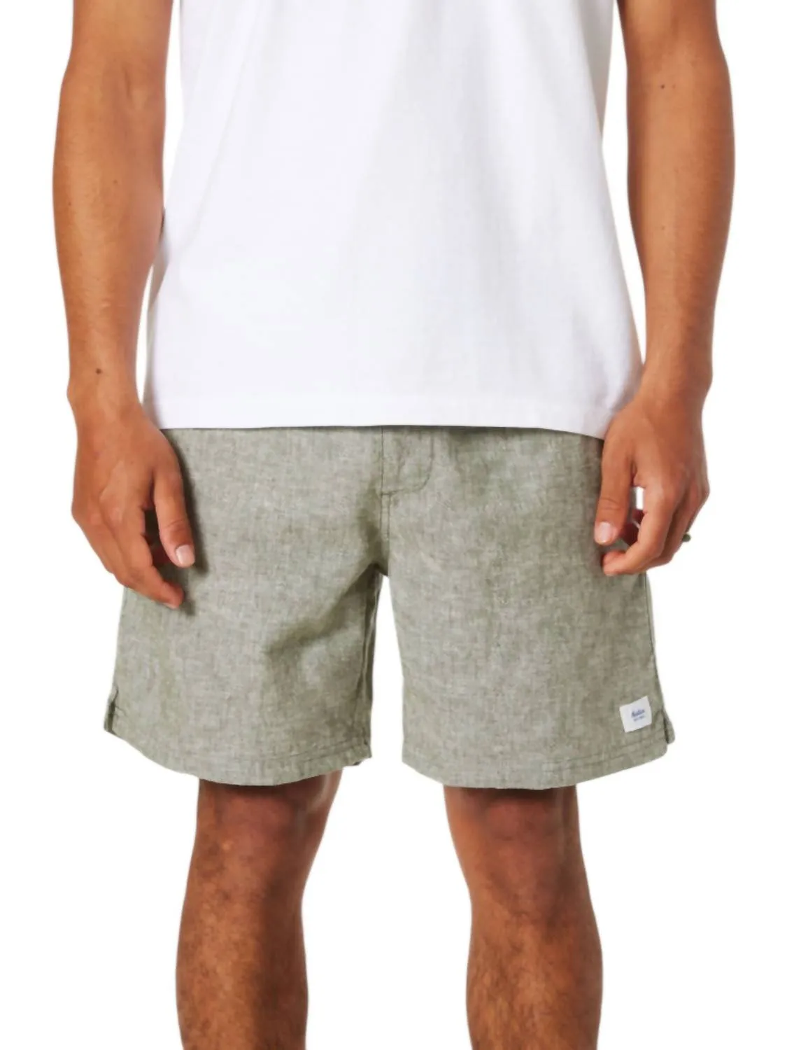 Isaiah Local Shorts In Olive