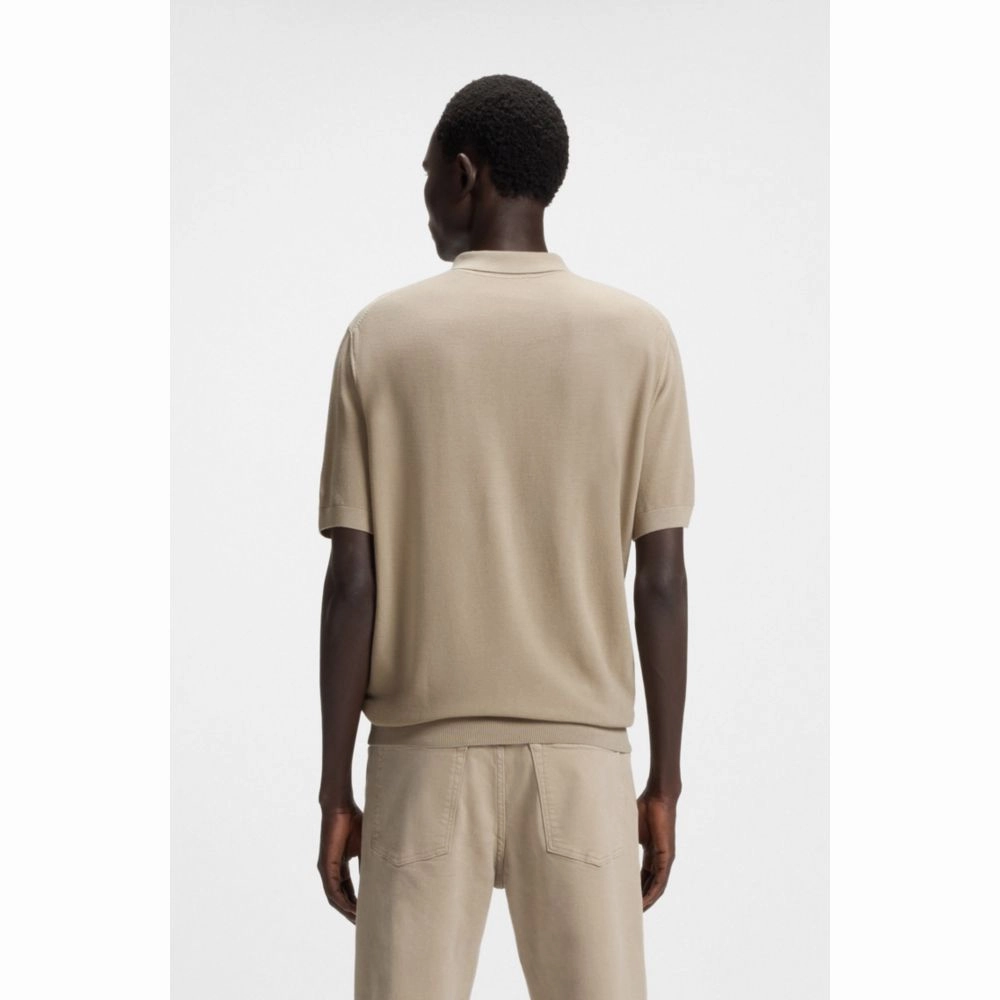 Knit polo in merino wool with natural stretch