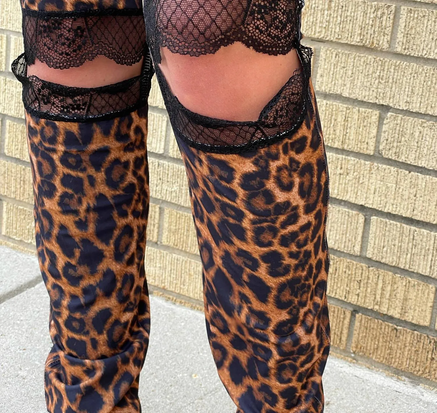 Leopard Leggings W/ Black Lace Knee In Brown
