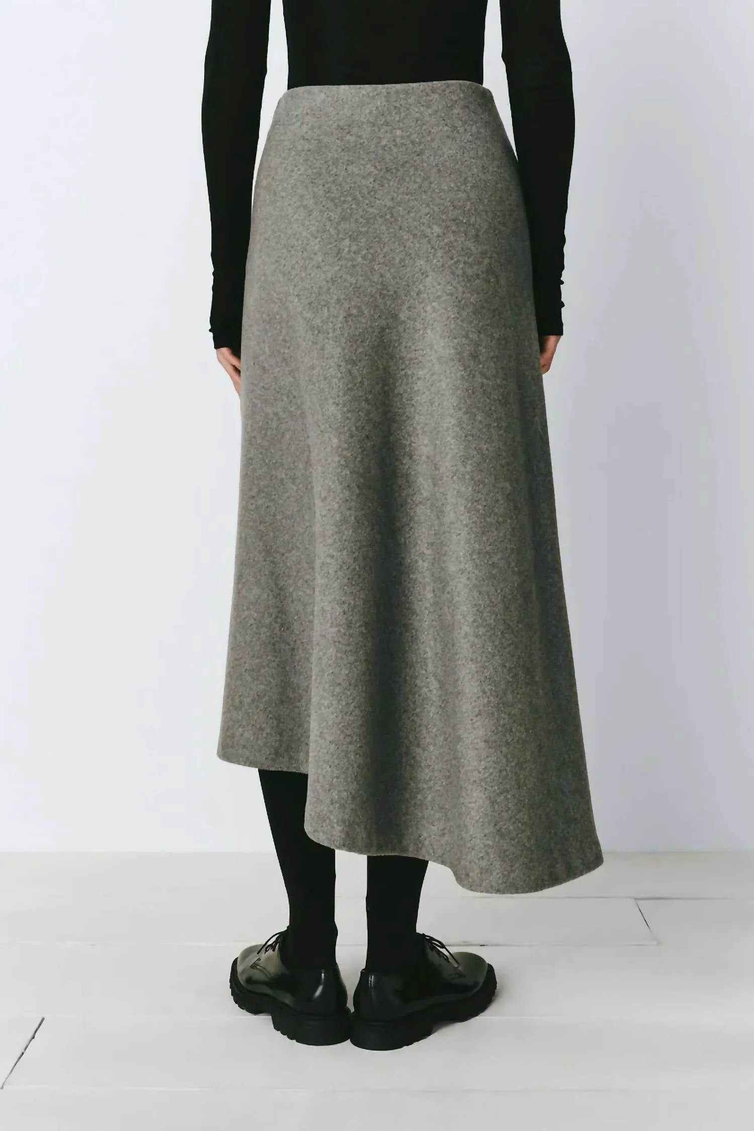 Lonide Asymmetrical Midi Skirt In Grey