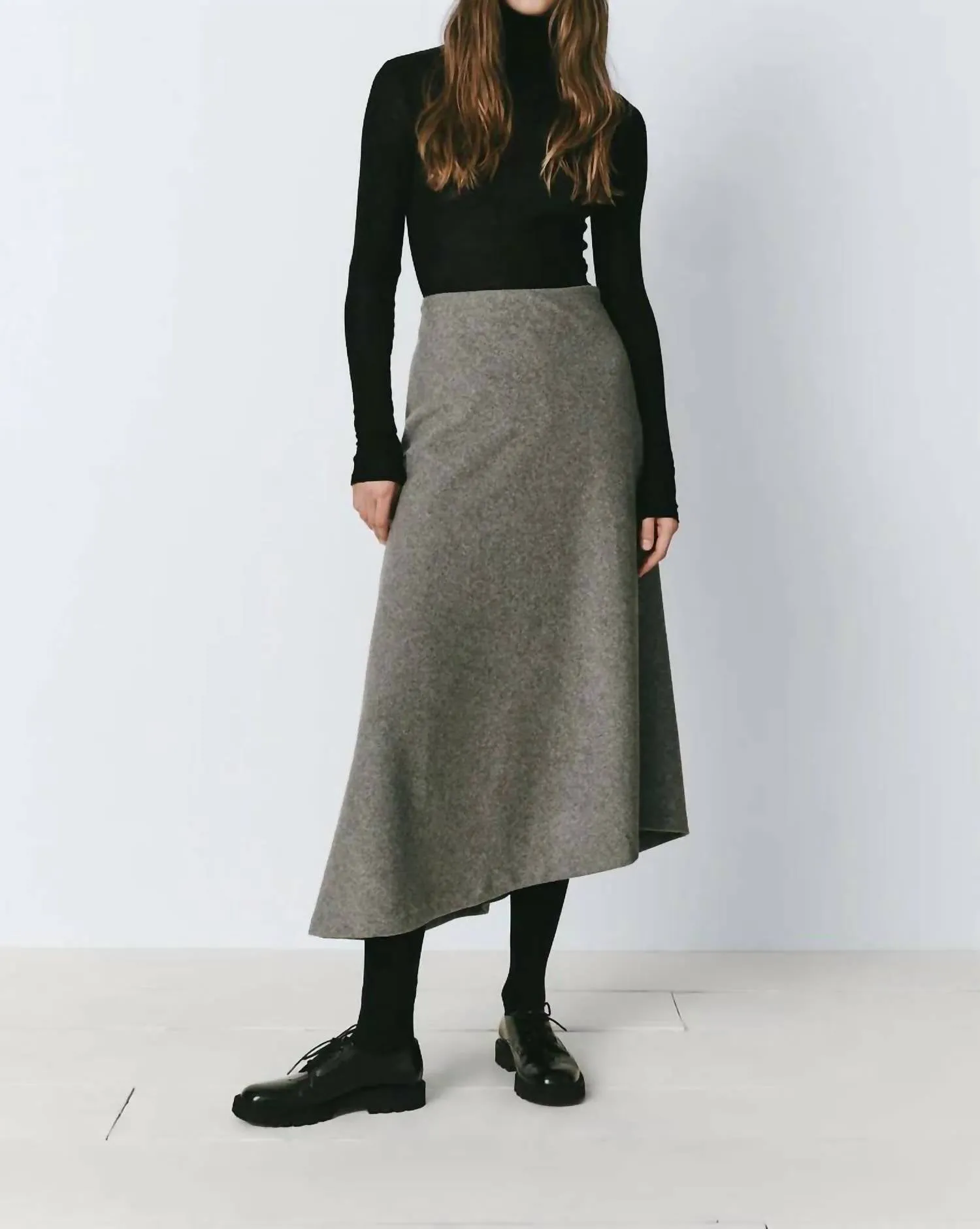 Lonide Asymmetrical Midi Skirt In Grey