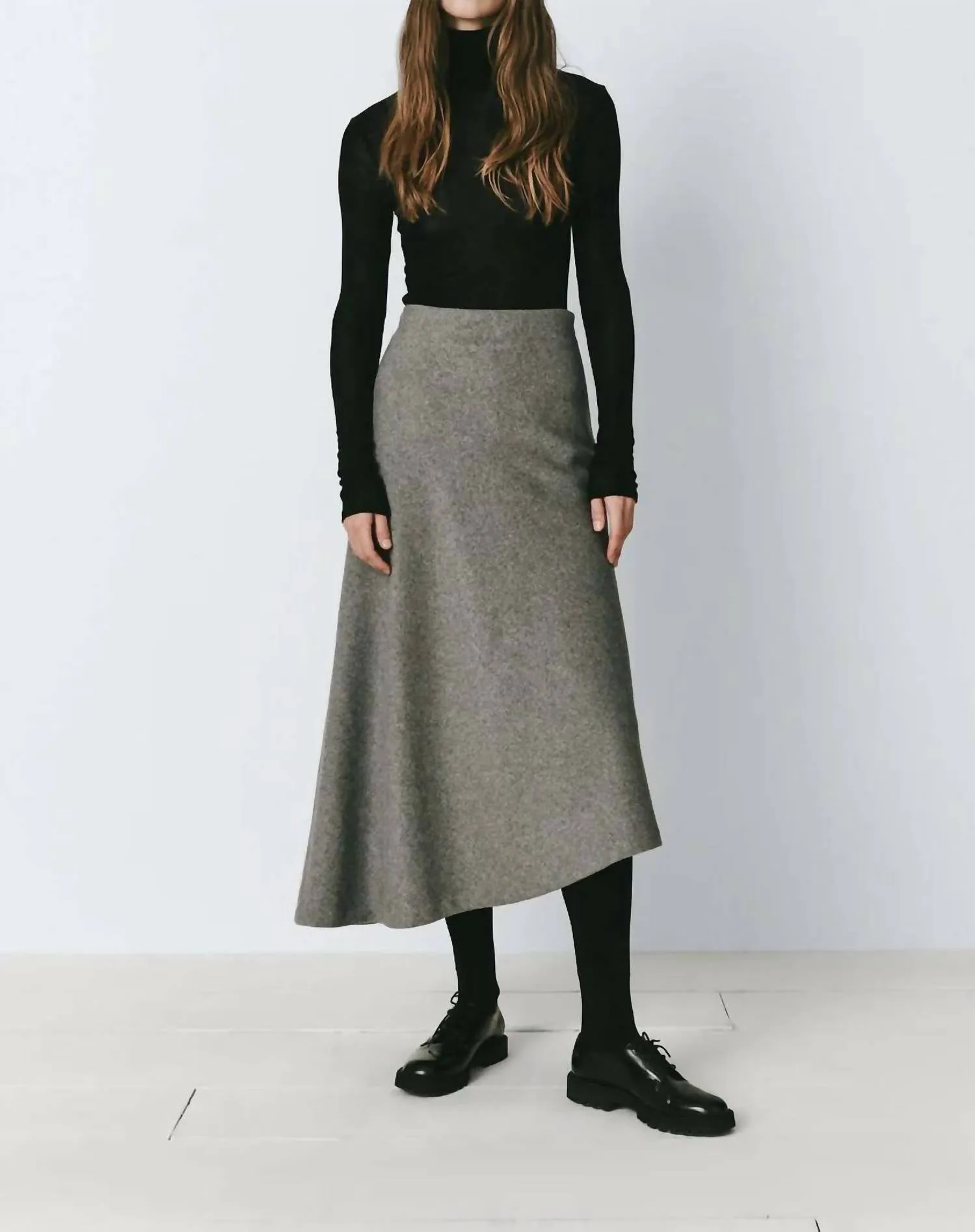 Lonide Asymmetrical Midi Skirt In Grey