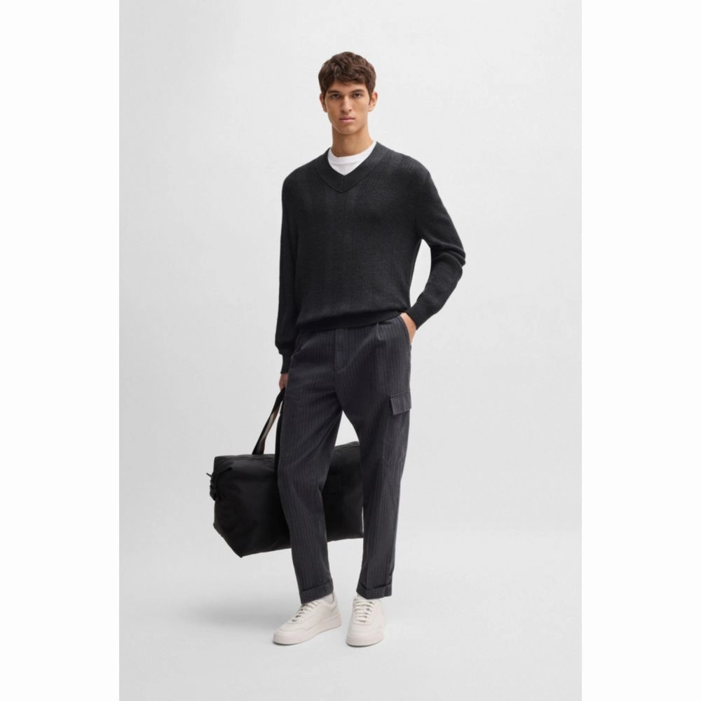 Mixed-structure V-neck sweater in wool
