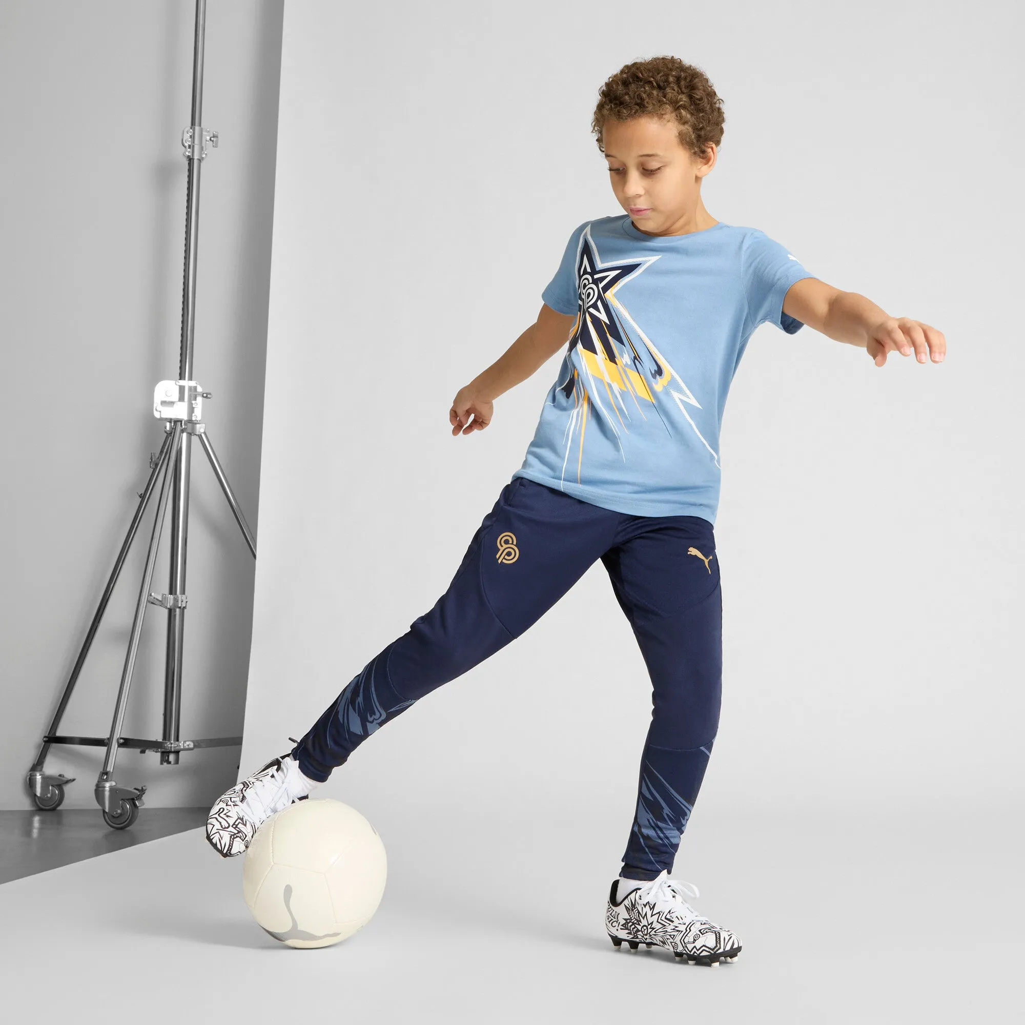 PUMA Big Kids' x CHRISTIAN PULISIC Soccer Logo Tee