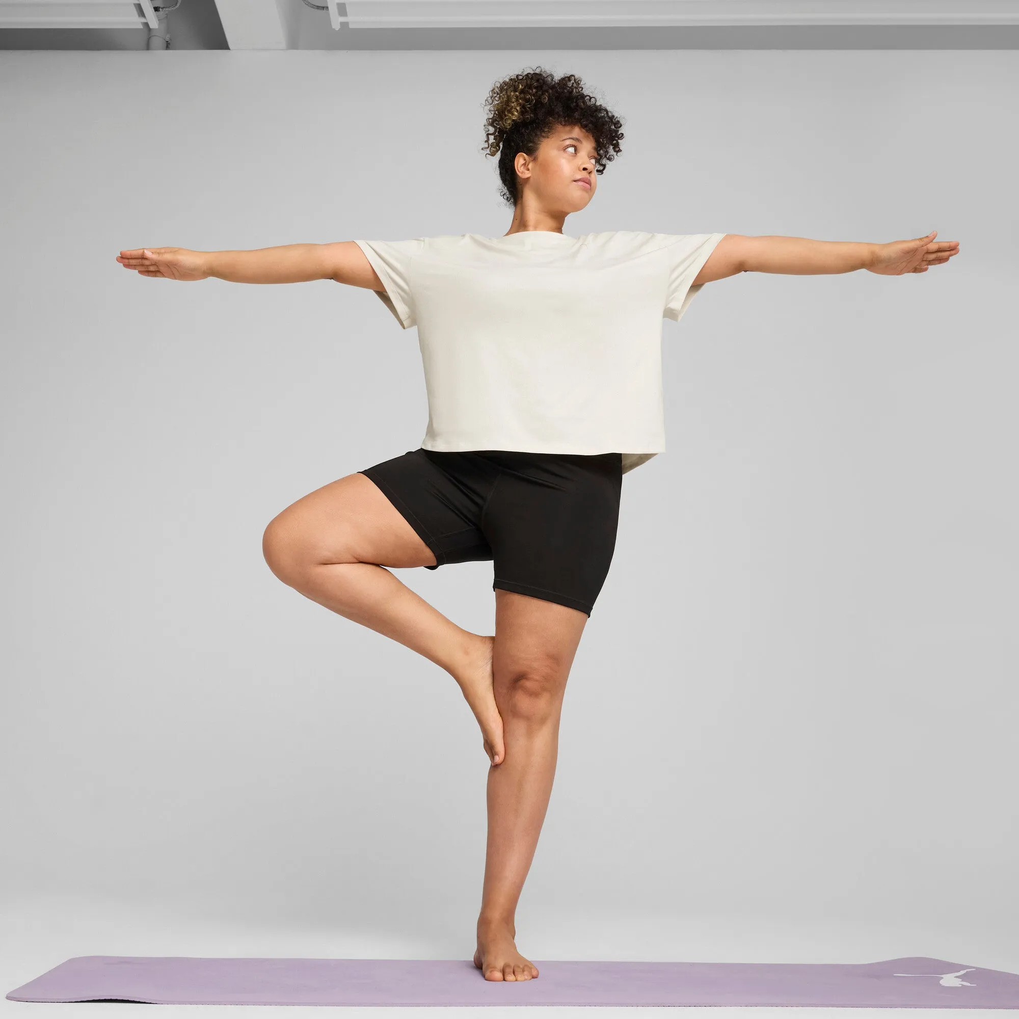 PUMA Women's MOVE CLOUDSPUN Loose Fit Tee