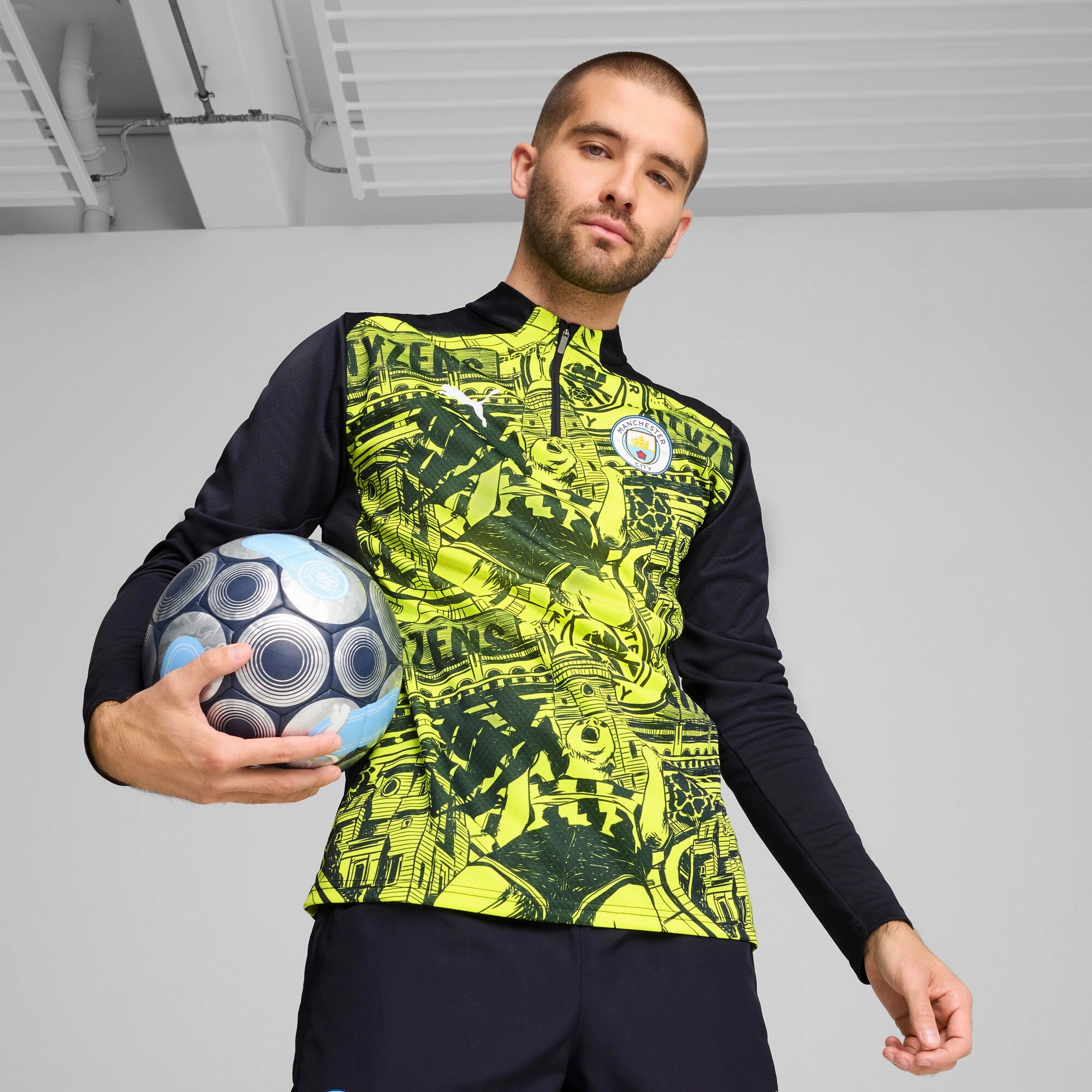 PUMA Men's Manchester City 24/25 Pre-Match Quarter-Zip Top