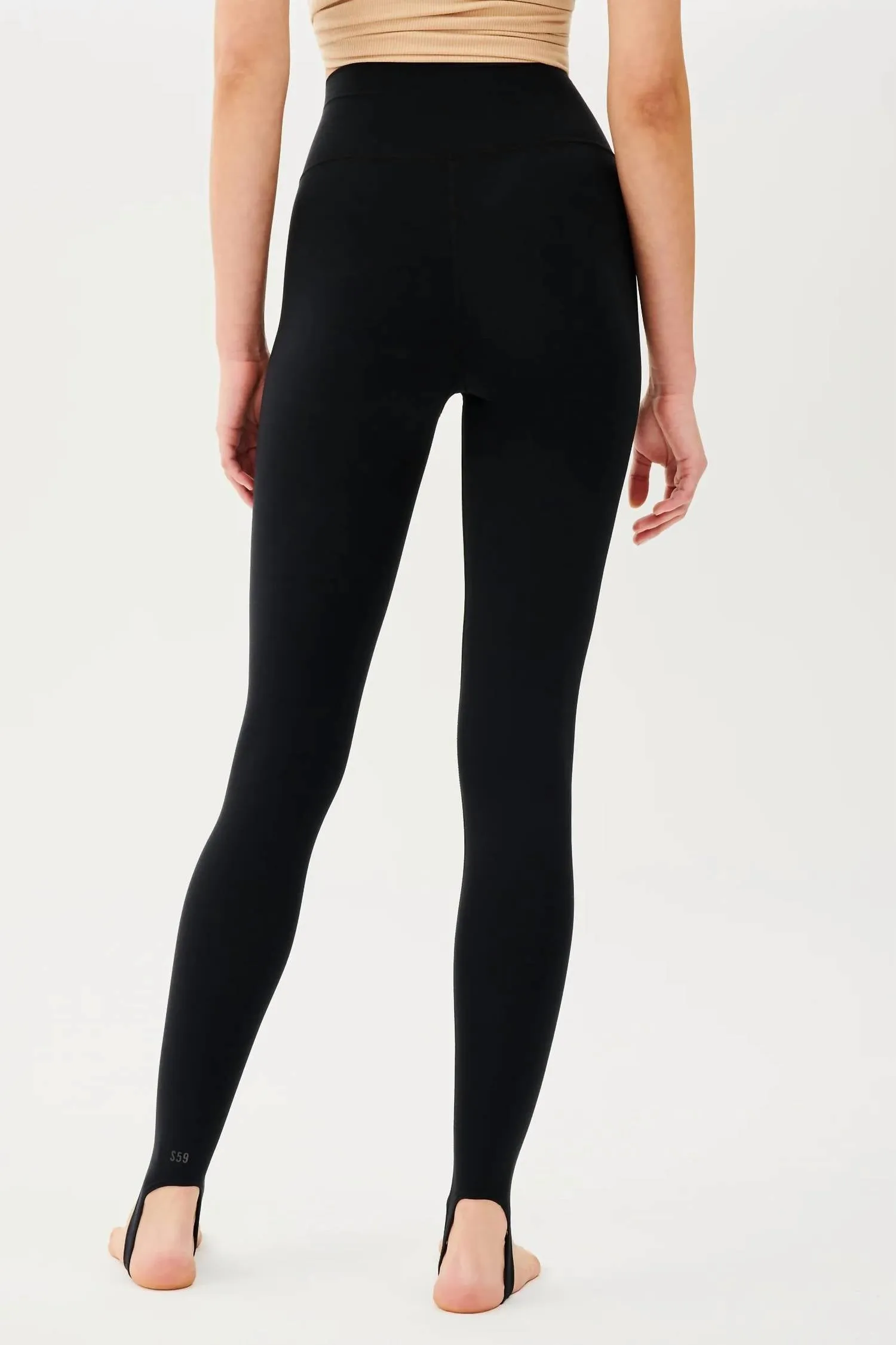 River High Waist Airweight Stirrup Leggings In Black