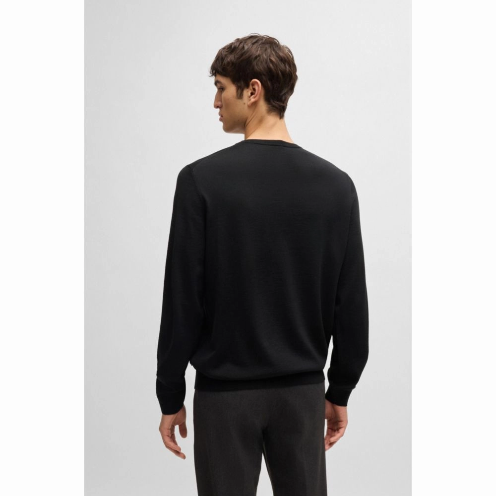 Slim-fit sweater in merino wool with crew neckline