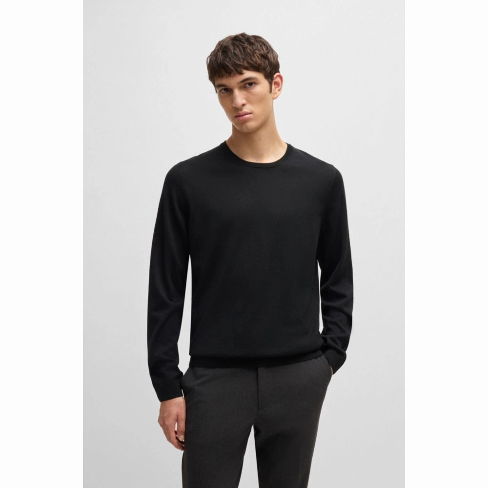 Slim-fit sweater in merino wool with crew neckline