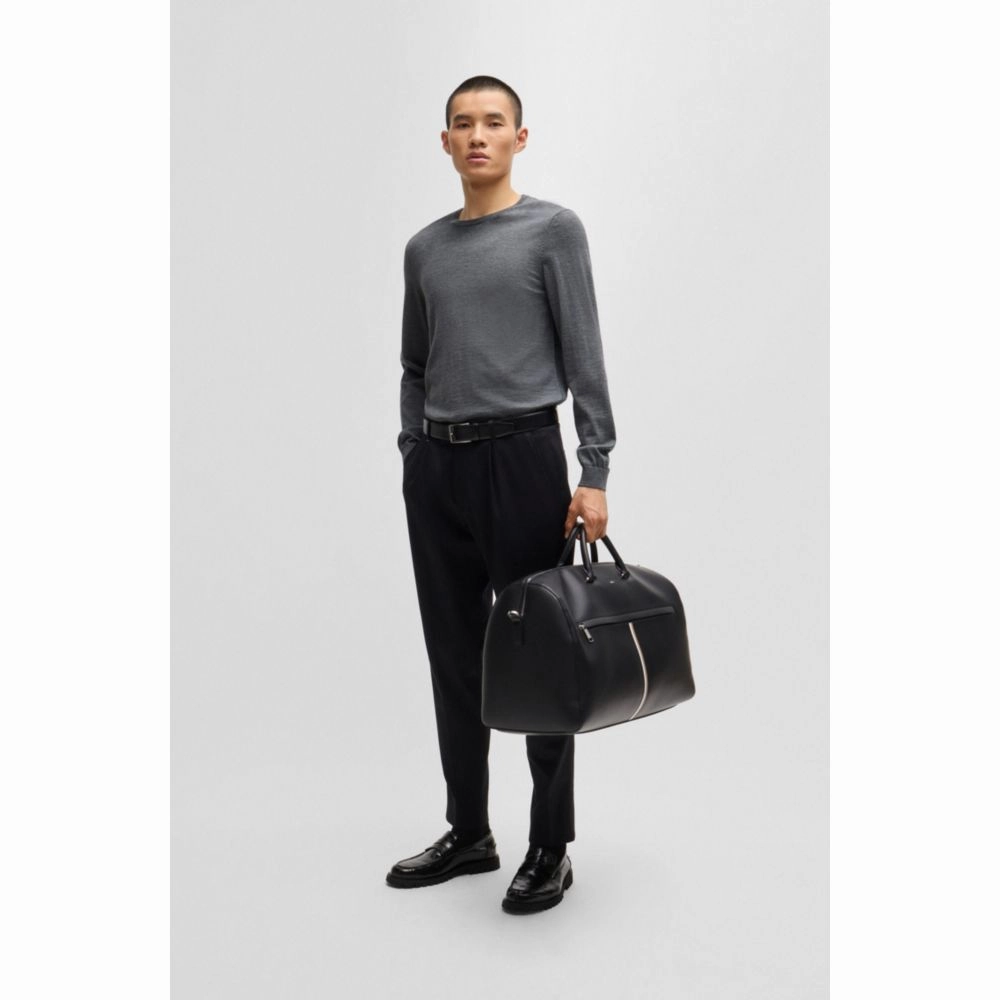 Slim-fit sweater in merino wool with crew neckline